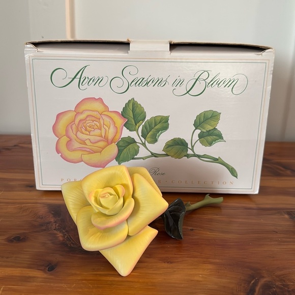 NIB Vtg 1986 Avon Seasons In Bloom Yellow Peace Rose Porcelain Flower - Picture 1 of 5